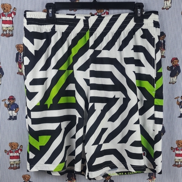 Champion geo stripe print black & white casual athlectic basketball LG shorts - Picture 1 of 7